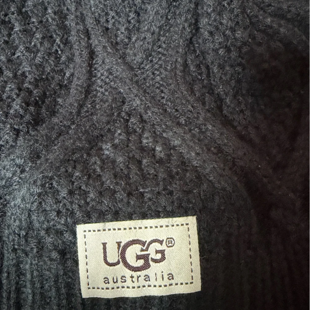 UGG Black Knit Pom-Pom Beanie for Kids 🤍